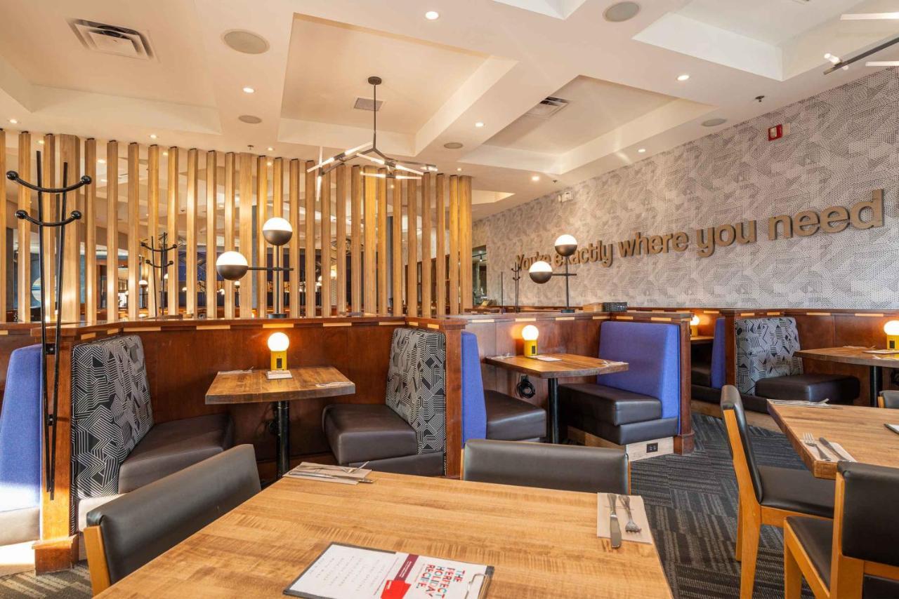 Sandman Hotel Red Deer Extérieur photo